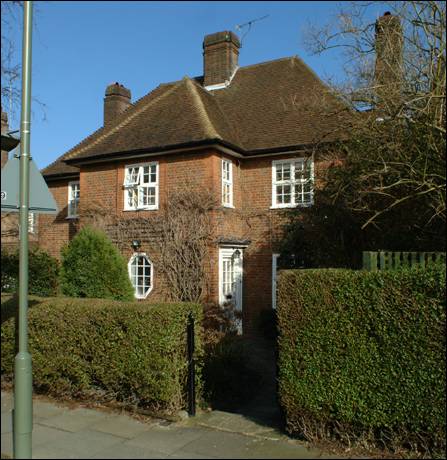 26 Thornton Way